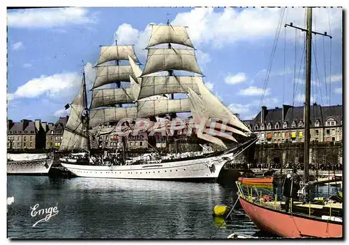 Cartes postales moderne Bateau Saint Malo Cite corsaire Bassin Vauban devant les remparts Le trois mats Gorch Fock Barqu