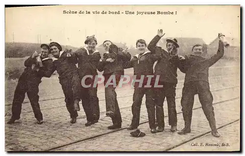 Cartes postales Bateau Marisn Scene de la vie a bord Une joyeuse bombe Alcool