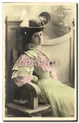 Cartes postales Fantaisie Femme Gymanase Gabrielle Dorzat