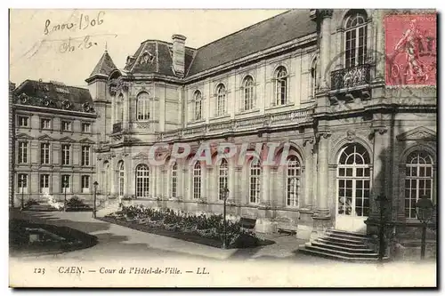 Ansichtskarte AK Caen Cour de l ancien Hotel de Ville