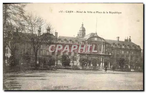 Ansichtskarte AK Caen Hotel de Ville et Place de la Republique