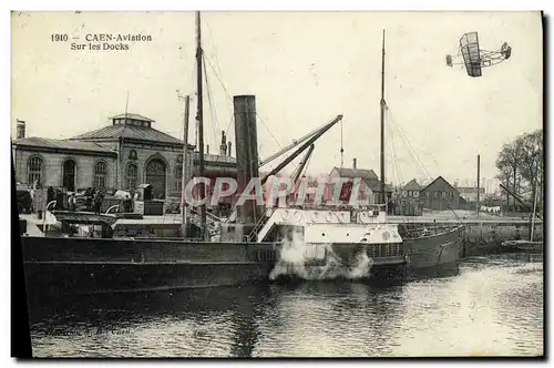 Ansichtskarte AK Caen Aviation Sur Les Docks Avion