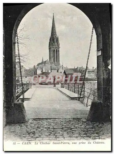 Ansichtskarte AK Caen Le Clocher Saint Pierre vue prise du Chateau