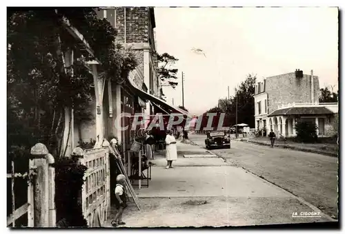 Cartes postales moderne Franceville L Avenue de Parts