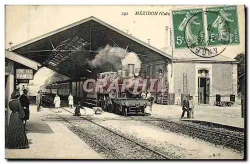 Cartes postales Mezidon La gare Train TOP