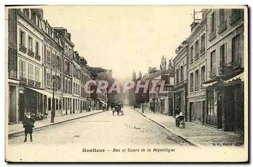 Cartes postales Honfleur Rue et Cours de la Republique