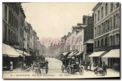 Cartes postales Honfleur La Rue de la Republique Automobile