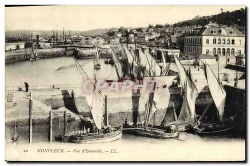 Ansichtskarte AK Honfleur Vue D Ensemble Bateaux