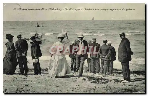 Cartes postales Langrune Sur Mer On Distingue a l Horizon une barque apportant du poisson