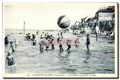 Ansichtskarte AK Langrune Sur Mer Les Enfants pendant le bain