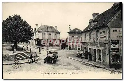 Cartes postales Mezidon La Place Automobile