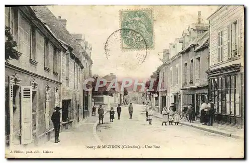 Cartes postales Bourg de Mezidon Une Rue