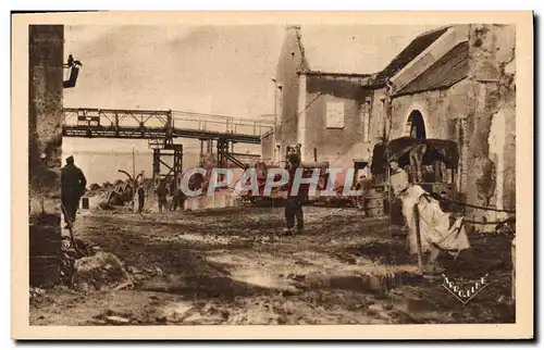 Cartes postales Arromanches les Bains Le Port de la Liberation La Rue des Bains Le Port d Arromanches Militaria