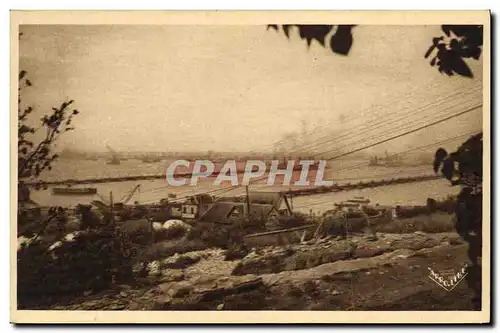 Cartes postales Arromanches les Bains Port winston Churchill Vue sur le Port prise du coteau