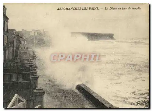 Cartes postales Arromanches les Bains La Digue un jour de tempete