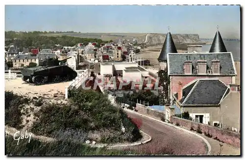 Cartes postales moderne Arromanches Vue d ensemble le Tank et le Musee