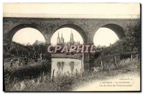 Ansichtskarte AK Bayeux La Cathedrale Vue Pont des Trois Lanternes Enfants a la peche