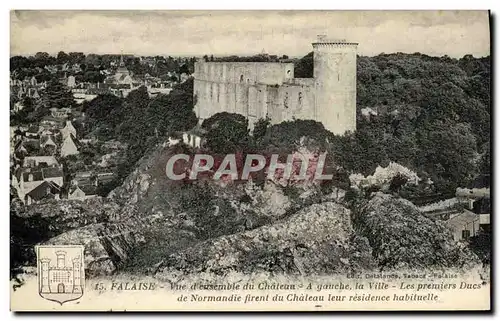 Ansichtskarte AK Falaise Vue d ensemble du Chateau A gauche la Ville de Normandie