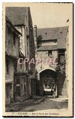 Ansichtskarte AK Falaise Rue et Porte des Cordeliers