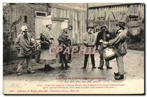 Cartes postales Les Gars de Falaise et leurs Lanternes Folklore Costume