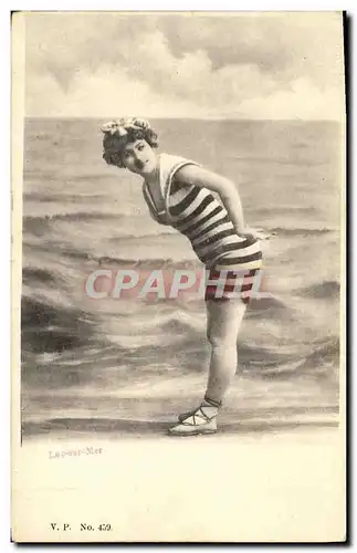 Cartes postales Luc Sur Mer Femme en maillot de Bain Folklore