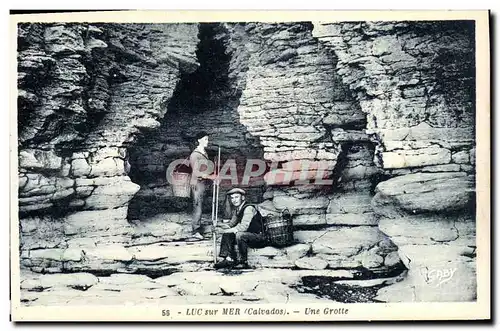 Ansichtskarte AK Luc Sur Mer La Roche Percee Pecheurs