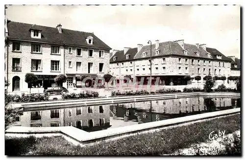 Cartes postales moderne Luc Sur Mer rue d Harcourt et le bassin