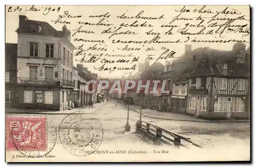 Cartes postales Beaumont en Auge Une Rue