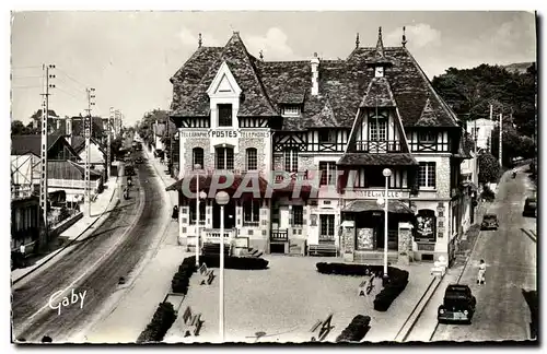 Cartes postales moderne Blonville sur Mer Hotel des P T T et Route de Deauville Hotel de Ville