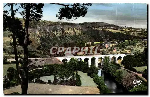 Cartes postales moderne Clecy Le Viaduc et les Rochers des Parcs