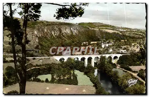 Cartes postales moderne Clecy Le Viaduc et les Rochers des Parcs