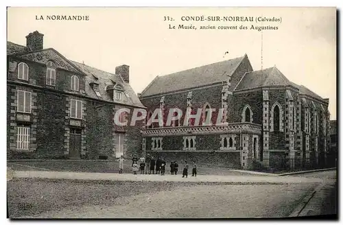 Ansichtskarte AK Conde Sur Noireau Le musee ancien couvent des Augustins Enfants