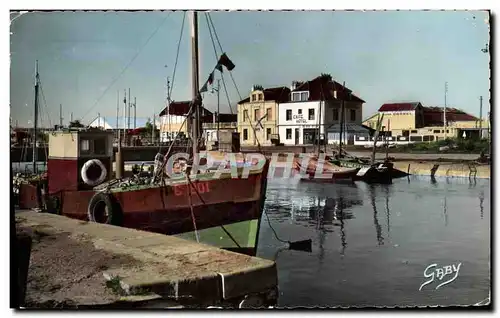 Cartes postales moderne Courseulles Sur Mer Le Port et l hotel du Bon Accueil Bateaux