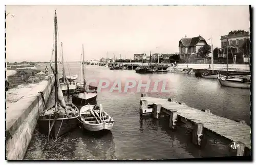 Moderne Karte Courseulles Sur Mer Le Port Bateaux