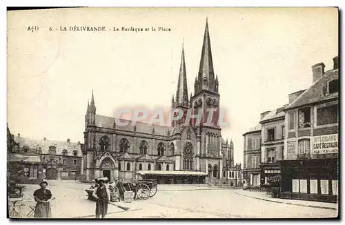 Cartes postales La Delivrande La Basilique et la Place