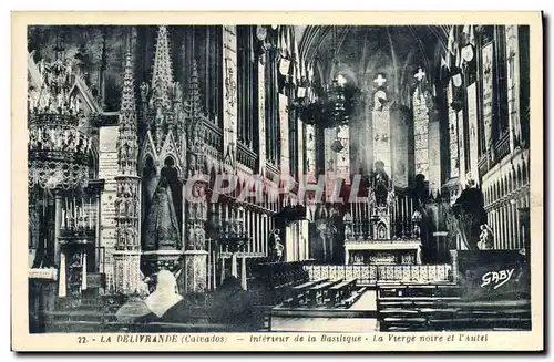 Cartes postales La Delivrande Interieur de la Basilique La Vierge noire et l Autel