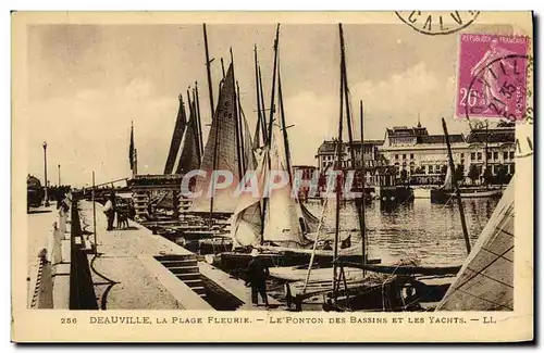 Cartes postales Deauville Plage Fleurie Le Bassin des Yachts Bateaux