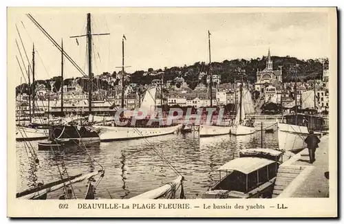 Ansichtskarte AK Deauville Plage Fleurie Le Bassin des Yachts Bateaux