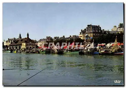 Cartes postales moderne Deauville Les Bateaux de Peche et la Poissonnerie Bateaux