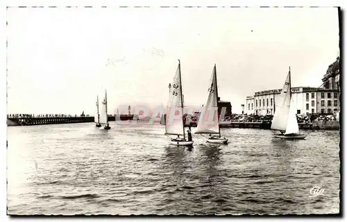 Ansichtskarte AK Deauville Trouville Les Regates Bateaux