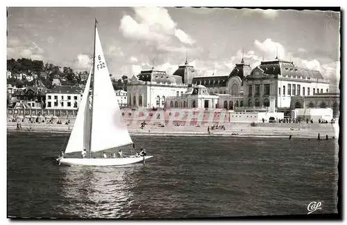 Cartes postales Deauville Plage Fleurie Bateau