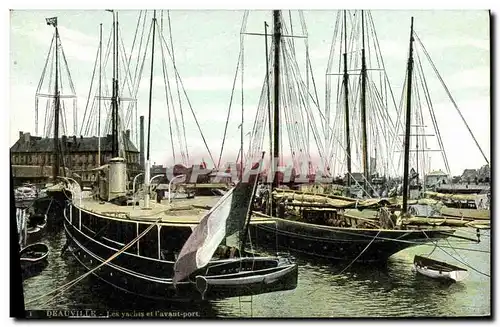 Cartes postales Deauville Plage Fleurie Les Yachts et la Plage Bateaux