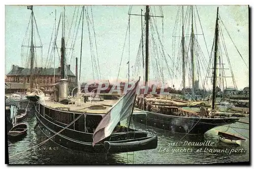 Cartes postales Deauville Plage Fleurie Les Yachts et la Plage Bateaux