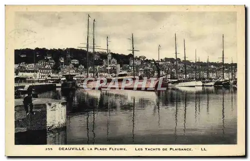 Ansichtskarte AK Deauville Plage Fleurie Yacht de Plaisance Bateaux