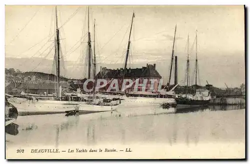 Ansichtskarte AK Deauville Les Yachts dans le Bassin Bateau