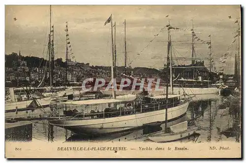 Cartes postales Deauville Les Yachts dans le Bassin Bateaux