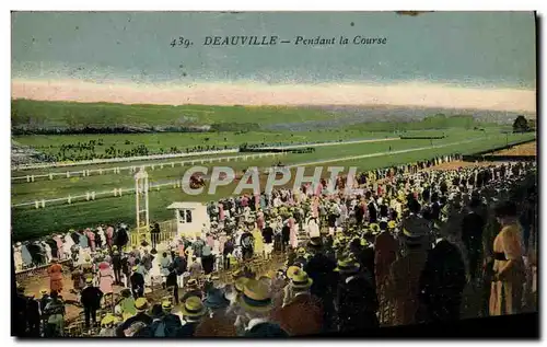 Cartes postales Deauville Pendant la Course Hippisme Chevaux