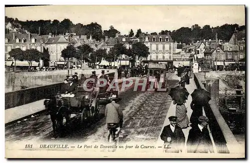 Cartes postales Deauville Le Pont Deauville un jour de courses Hippisme Chevaux