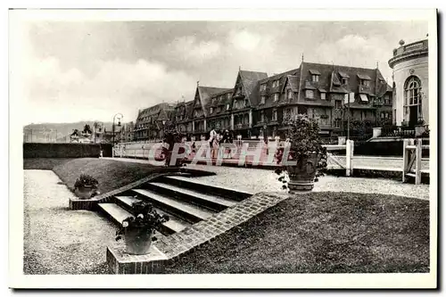 Ansichtskarte AK Deauville La Plage Fleurie Hotel Normandy et le boulevard Cornuche