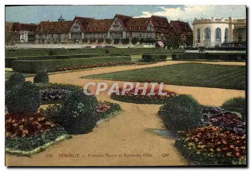 Ansichtskarte AK Deauville Parterres fleuris et Normandy Hotel